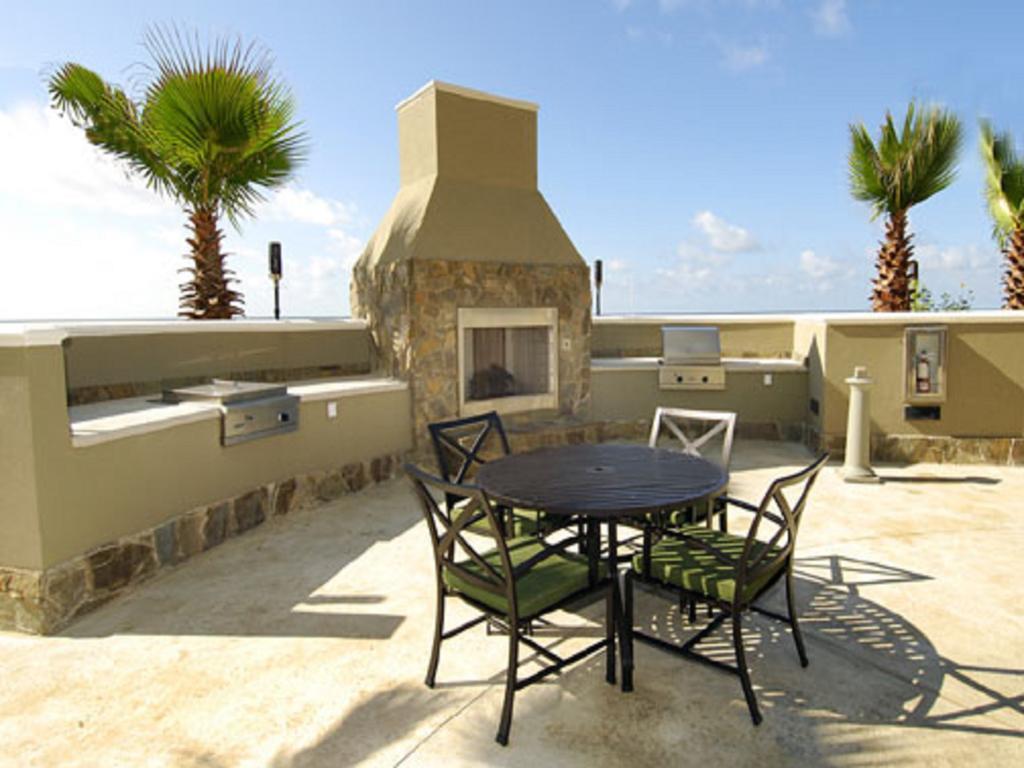Escapes! To The Shores Orange Beach, A Ramada By Wyndham Ресторан фото